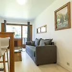Апартаменти B Village *