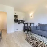 B Village Апартаменти