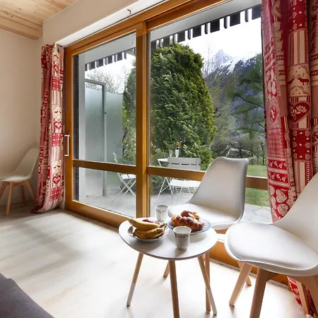 Du Brevent - Village * Chamonix