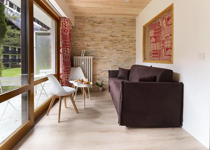 B Village Apartament *