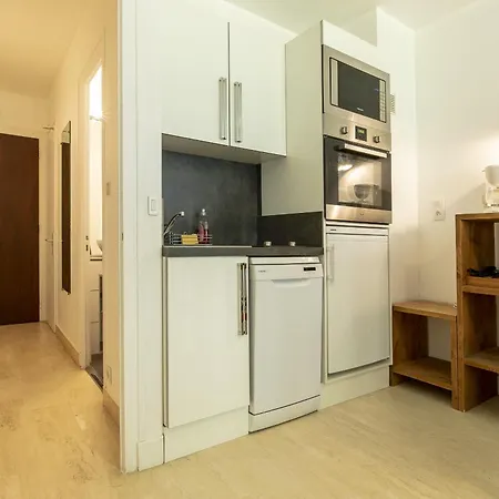 B Village Apartman *